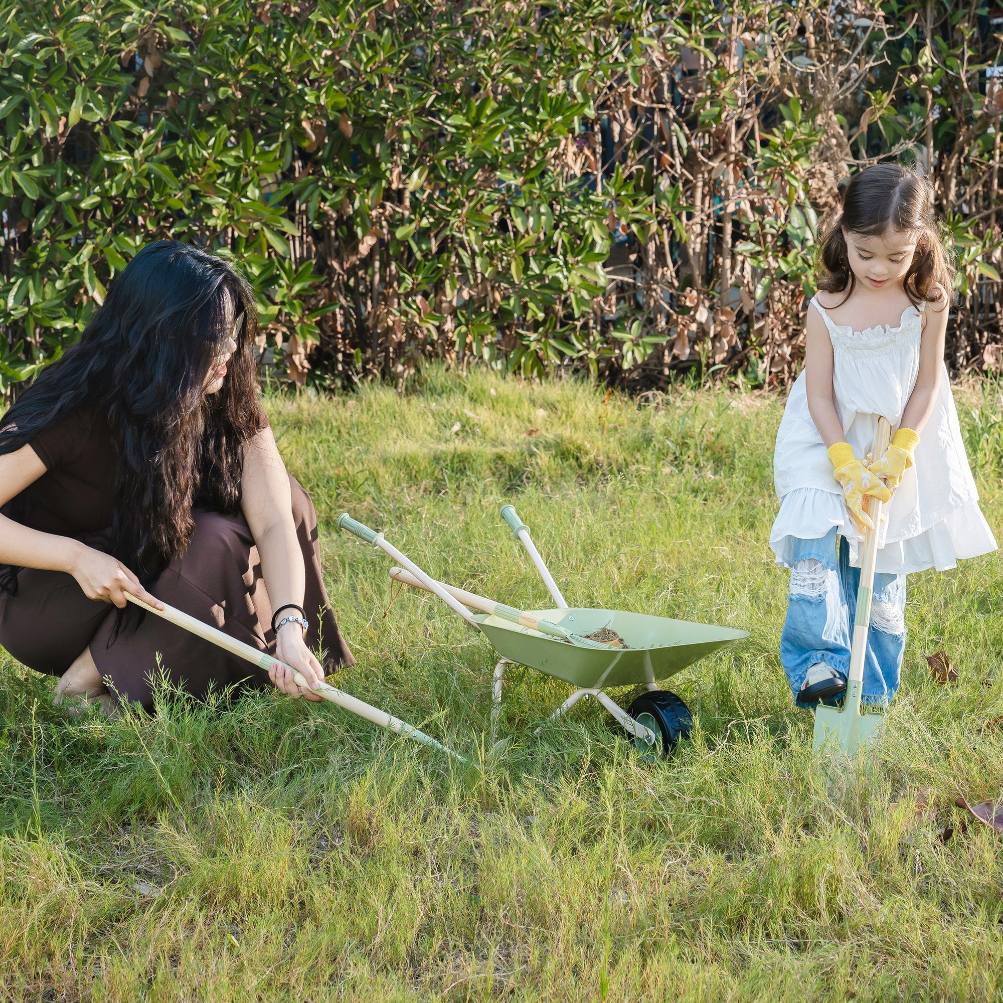 ROBUD Kids Wheelbarrow Set - Image 4