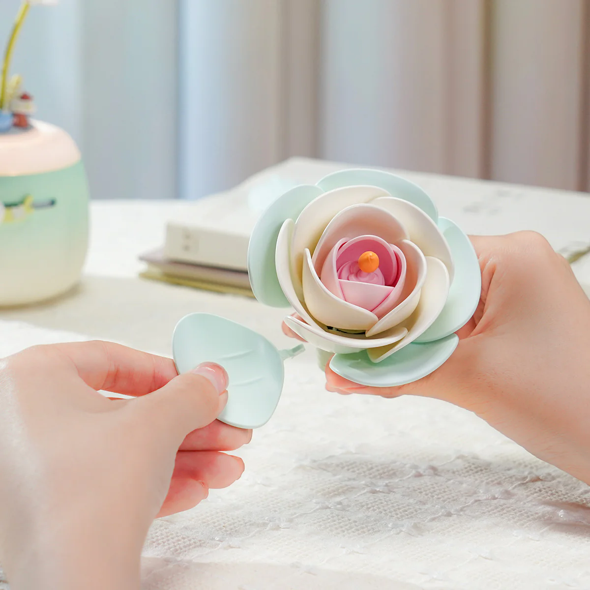 ROKR Minty Camellia Lamp DIY 3D Flower Night Light AF02S - Image 4