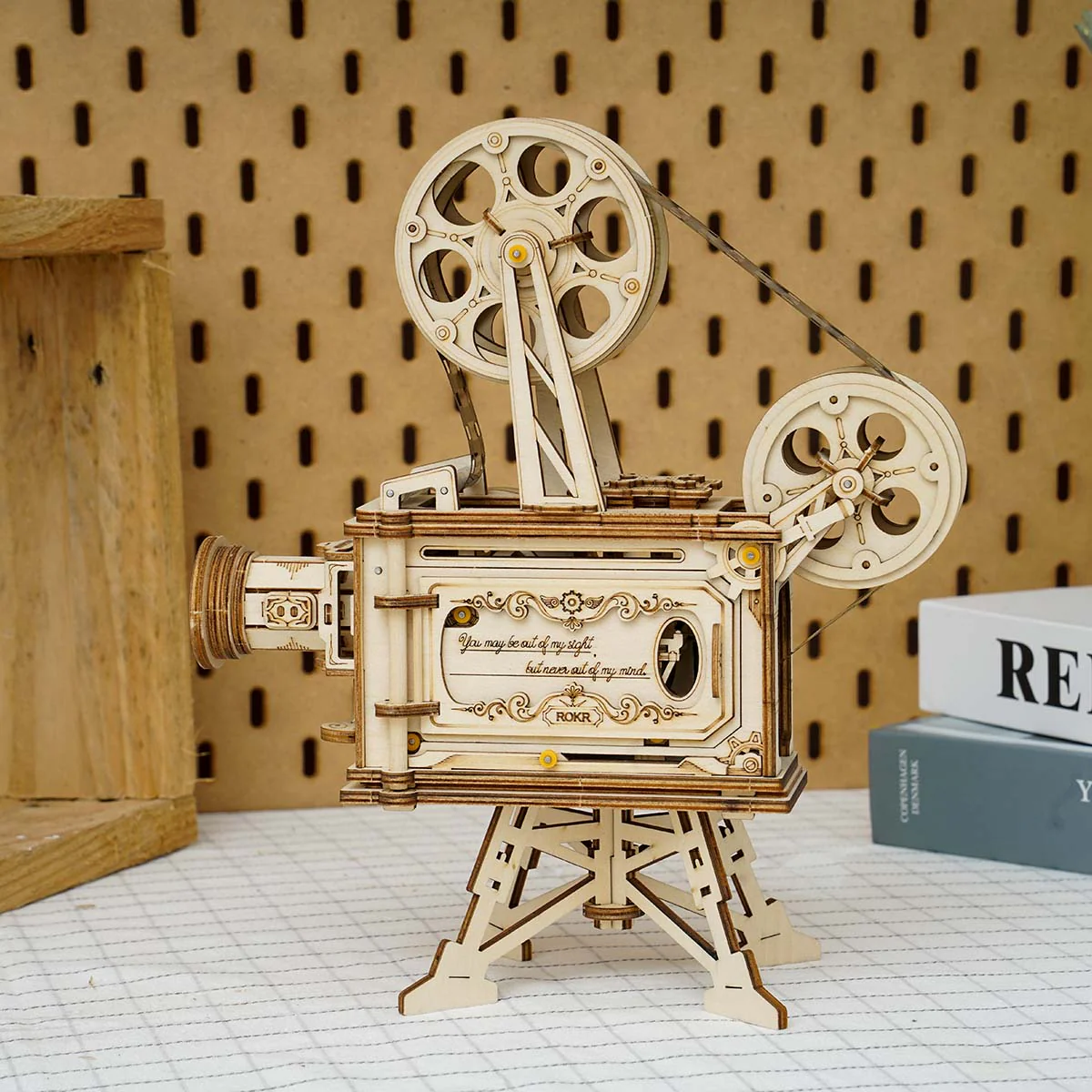 ROKR Vitascope Movie Projector 3D Wooden Puzzle LK601 - Image 4