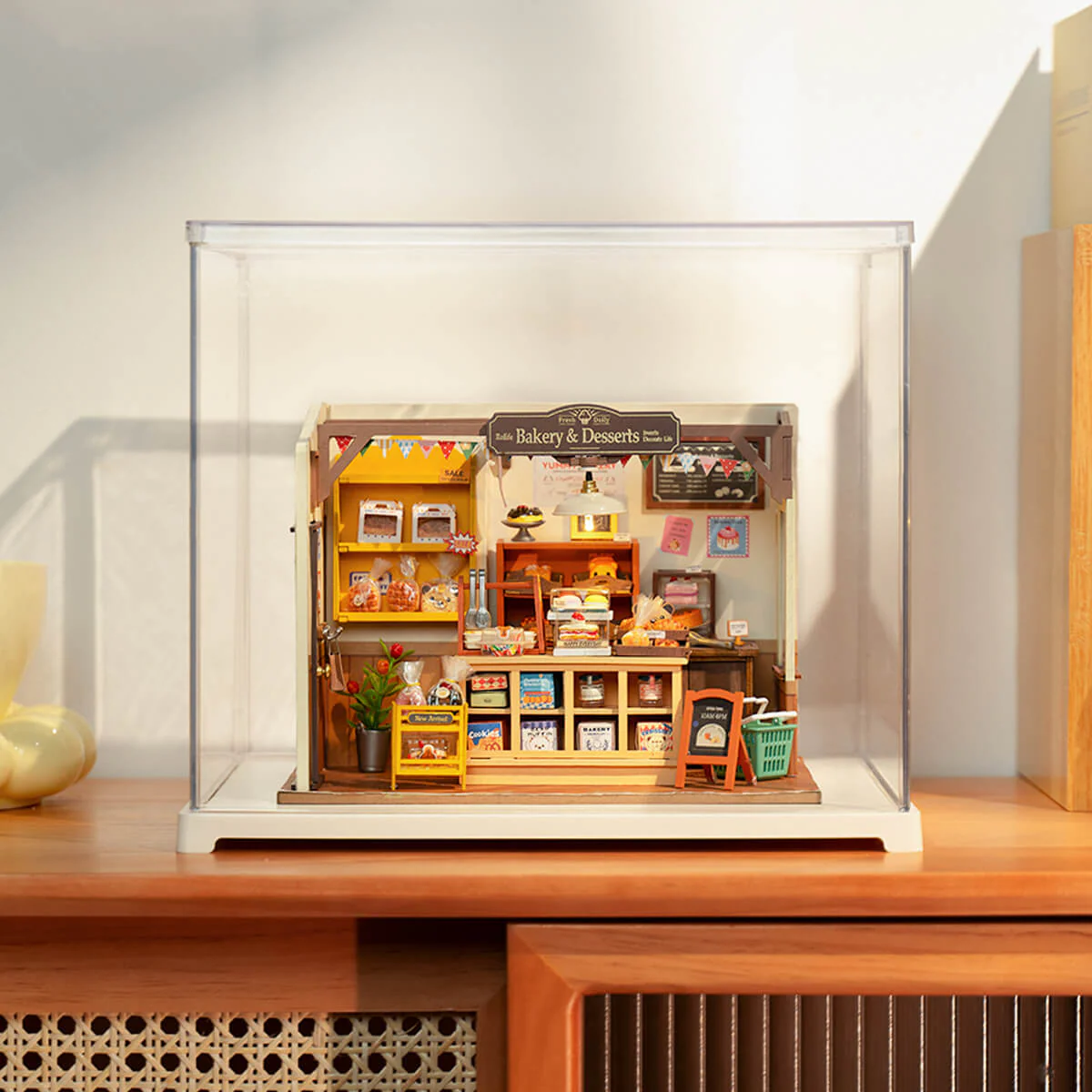 Rolife Miniature House Display Box DF03L - Image 3