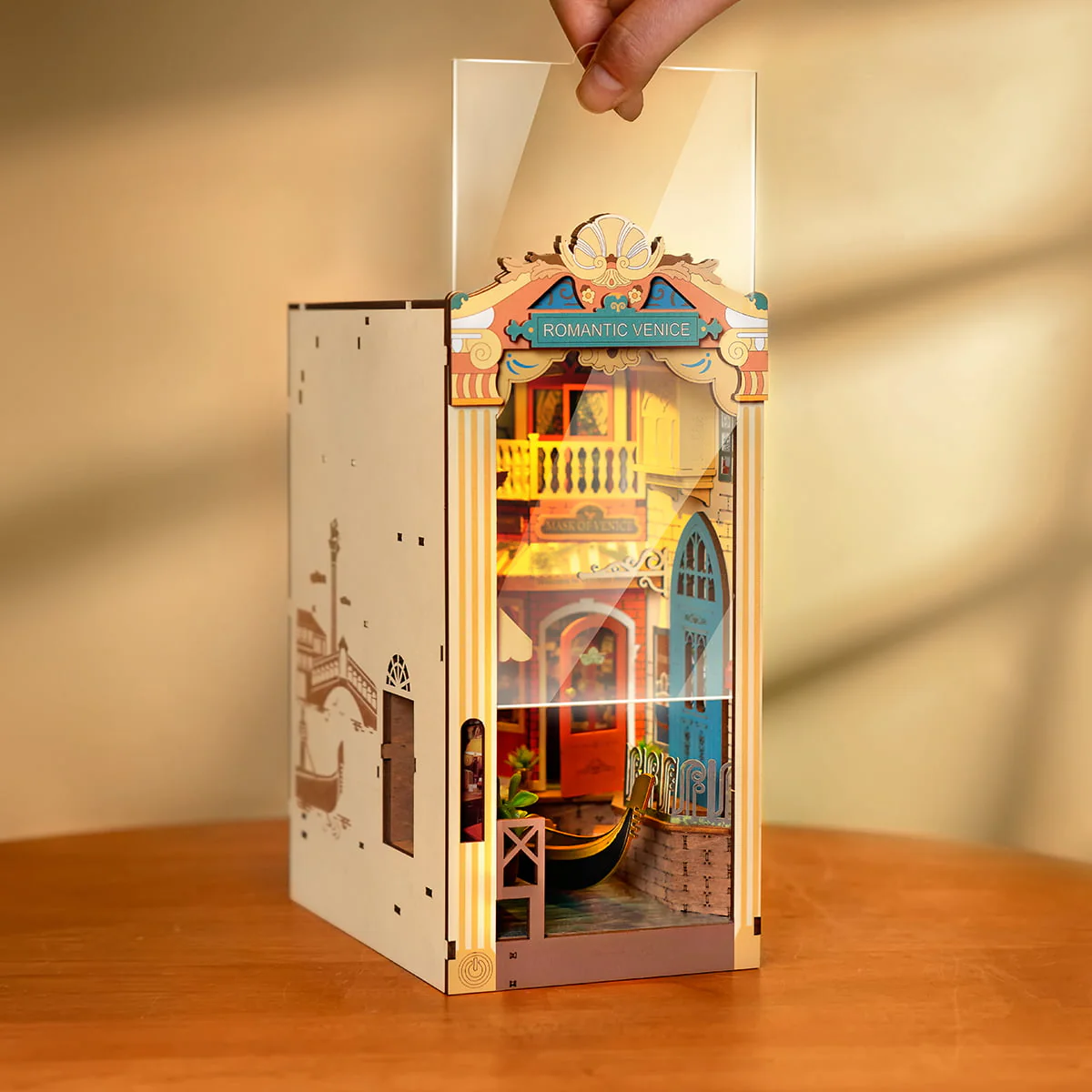 Rolife Romantic Venice DIY Book Nook Kit TGB08 - Image 3